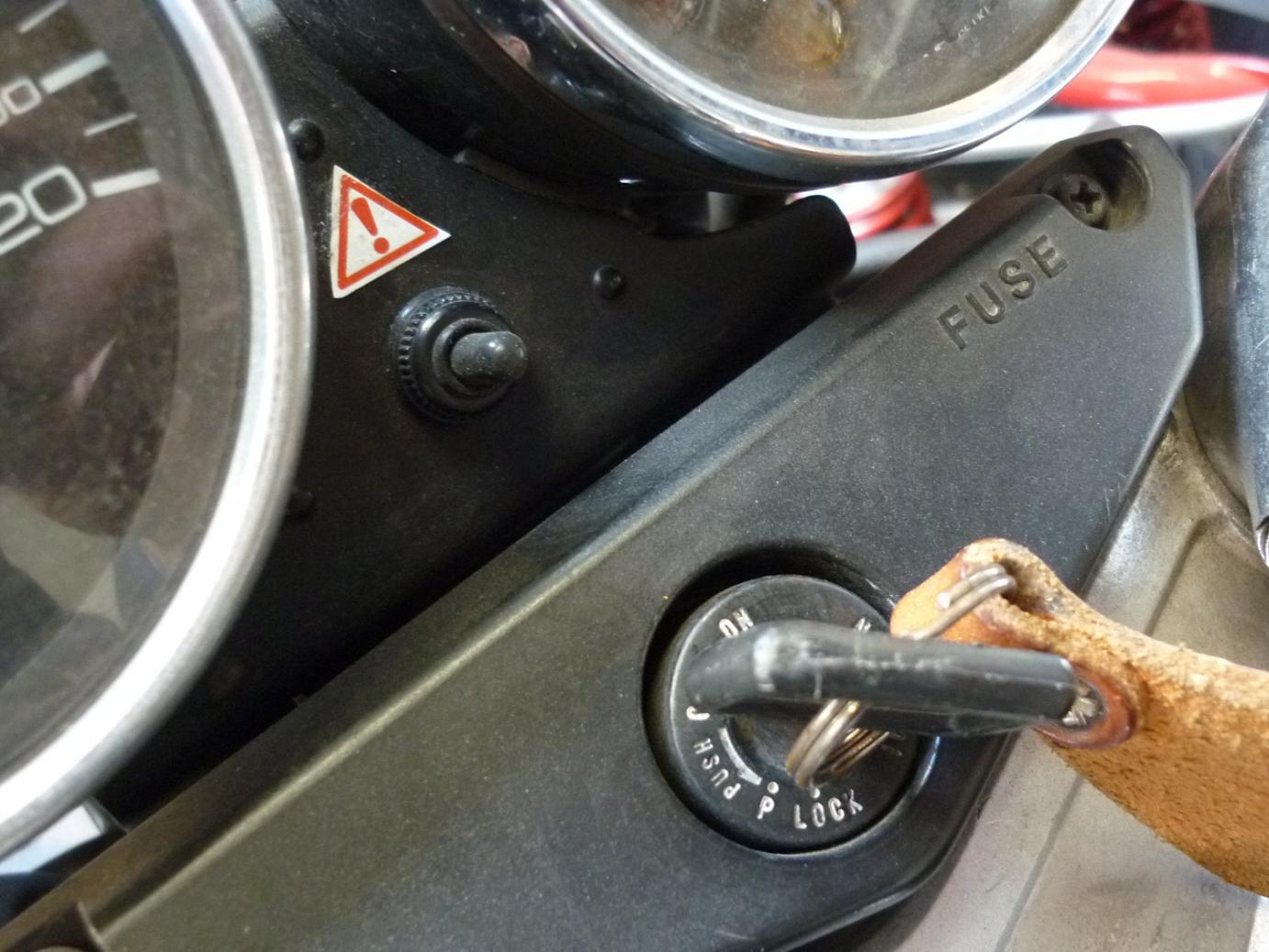 P1050123switch.JPG