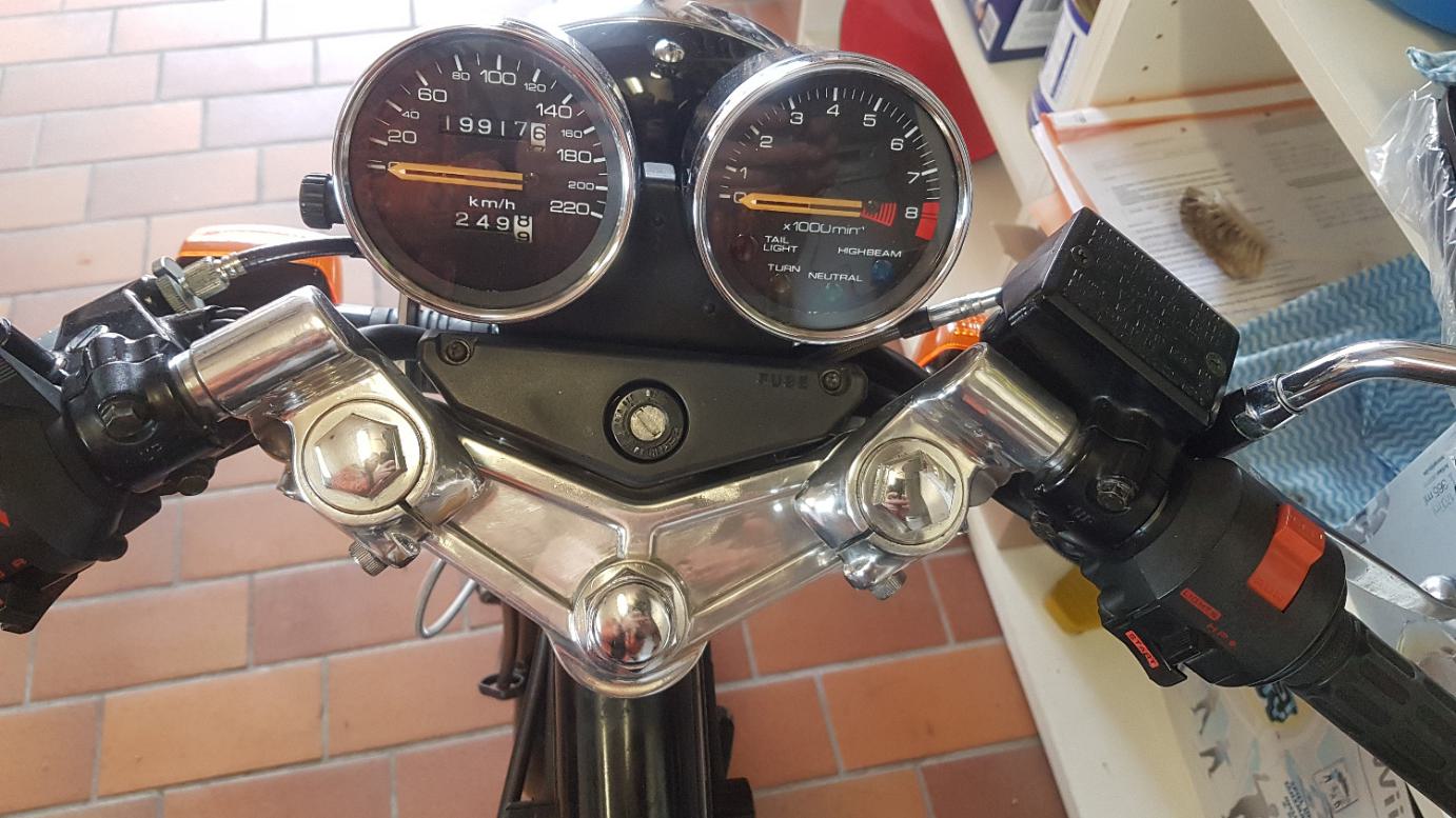 HondaXBR5002023035.jpg