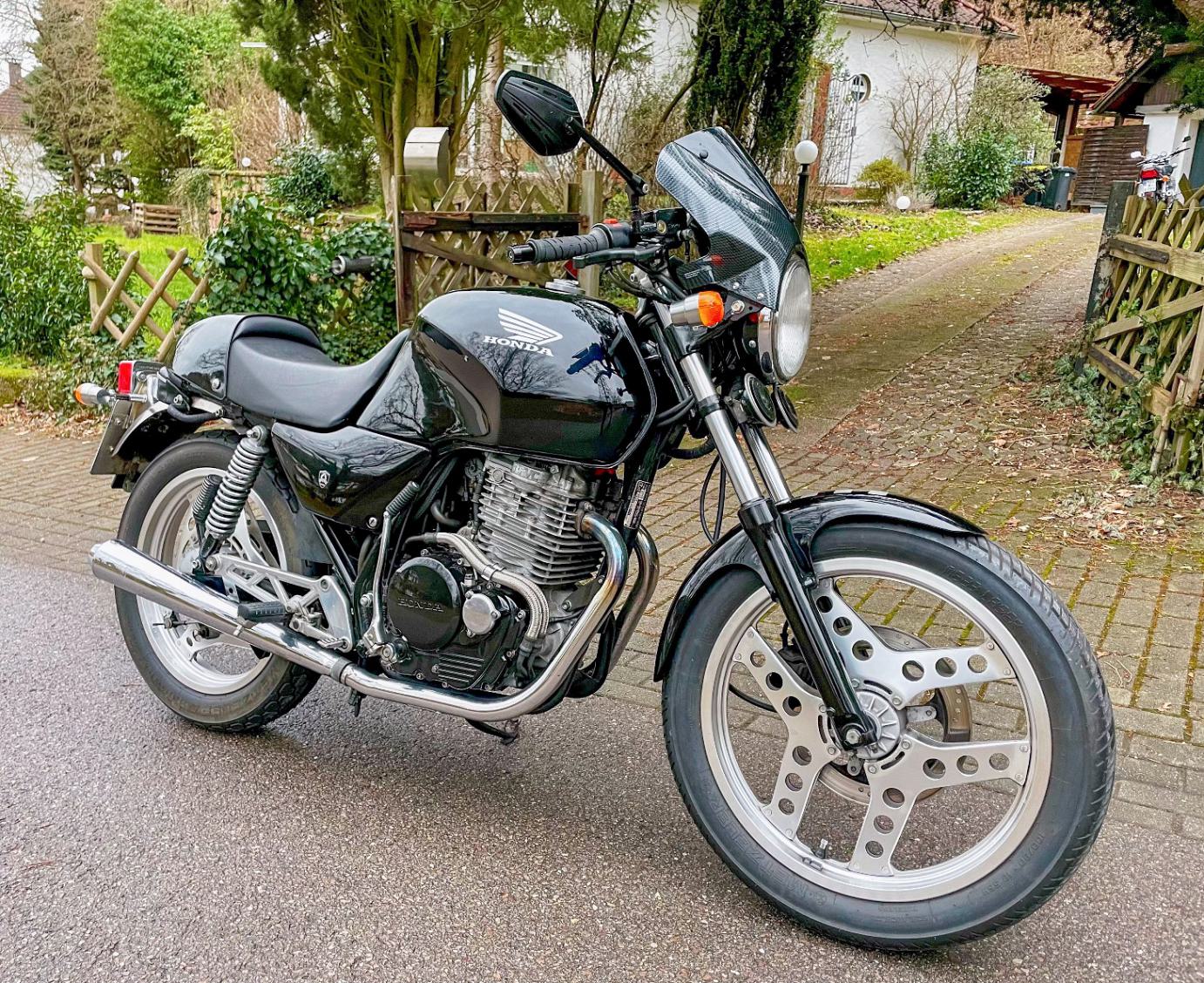 XBR5001.jpg